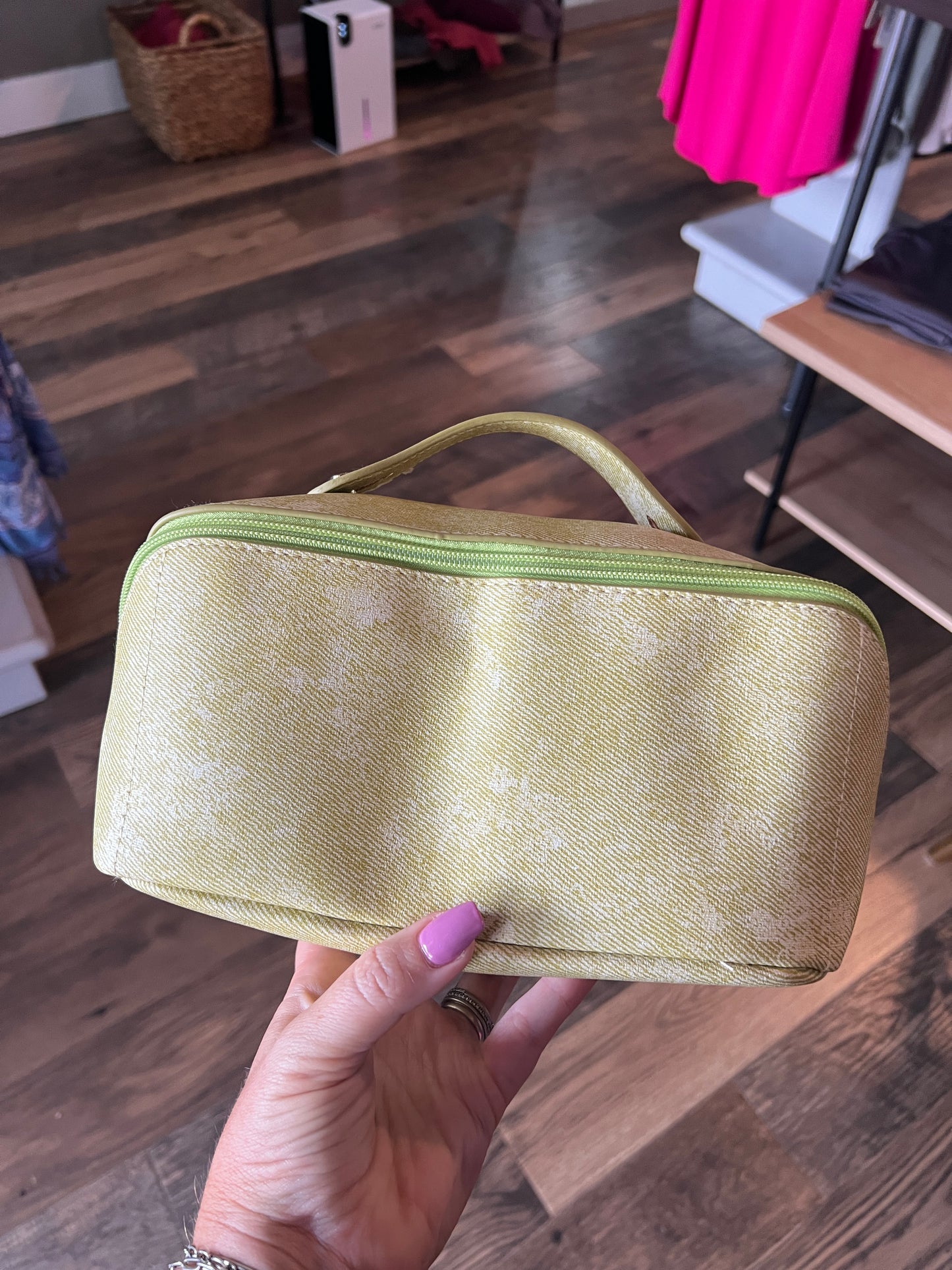 Oversized Lay Flat Makeup Bag